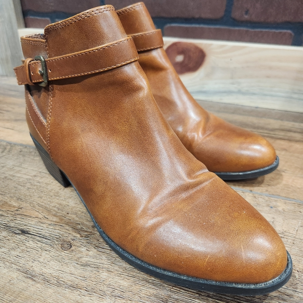 American Eagle Womens Boots 8